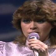 Le texte musical AMOR MÍO de MARI TRINI est également présent dans l'album Una estrella en mi jardín (1982)