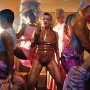 Le texte musical BE LOVE de PEACHES est également présent dans l'album No lube so rude (2026)
