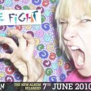 Le texte musical THE FIGHT de SIA est également présent dans l'album We are born (2010)