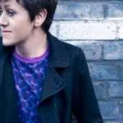 Le texte musical THE PARIS MATCH de TRACEY THORN est également présent dans l'album Solo: songs and collaborations 1982-2015 (2015)