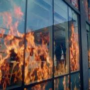 Mentre los angeles brucia Mentre los angeles brucia