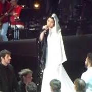 Le texte musical NÉ EN 17 À LEIDENSTADT de LES ENFOIRÉS est également présent dans l'album Enfoirés 2018 musique (2018)