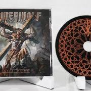 Le texte musical ALTARS ON FIRE de POWERWOLF est également présent dans l'album Interludium (2023)