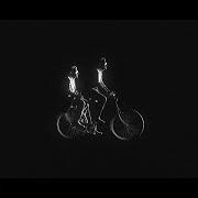 Le texte musical AI AI de DARGEN D'AMICO est également présent dans l'album Doppia mozzarella (2026)