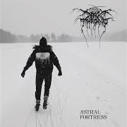 Le texte musical KOLBOTN, WEST OF THE VAST FORESTS de DARKTHRONE est également présent dans l'album Astral fortress (2022)