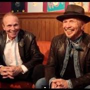 Le texte musical SOUTHERN FLOOD BLUES de DAVE ALVIN est également présent dans l'album Common ground: dave alvin & phil alvin (2014)