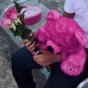 Le texte musical POR SI MAÑANA NO ESTOY de OMAR COURTZ est également présent dans l'album Por si mañana no estoy (2026)